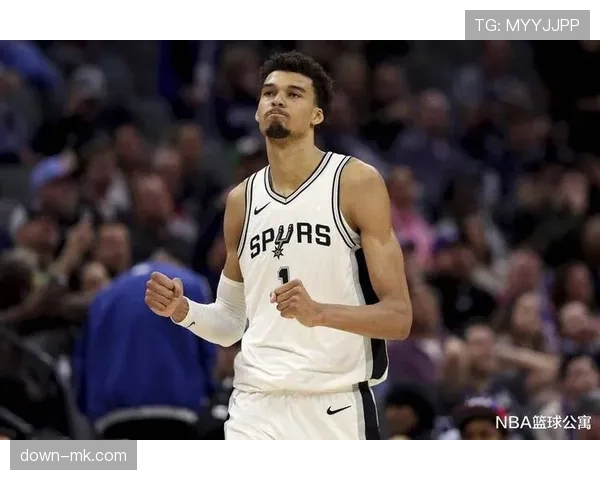 马刺不敌灰熊，文班亚马得到25分12篮板8盖帽的准三双